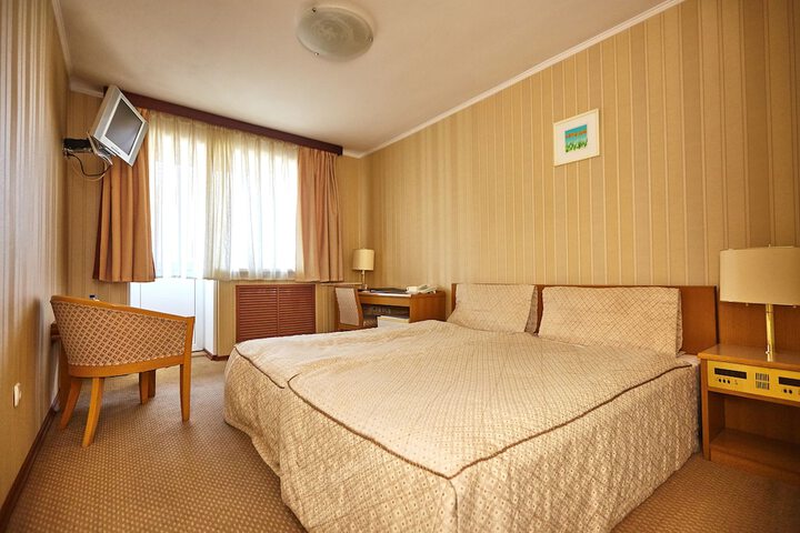 Room 5 of 35