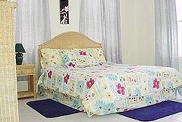 Room 6 of 10