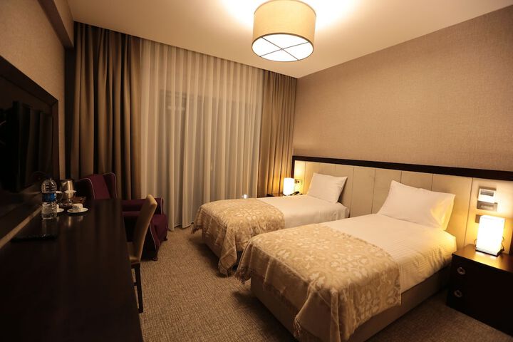 Room 5 of 44