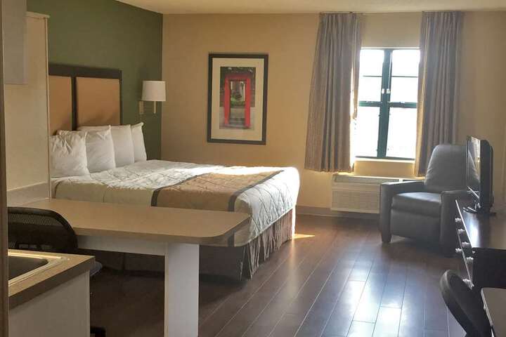 Suite 17 of 20