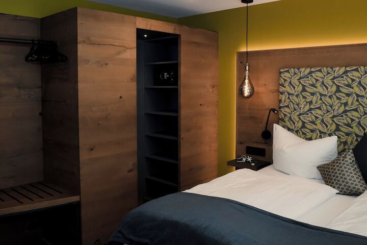 Room 58 of 153