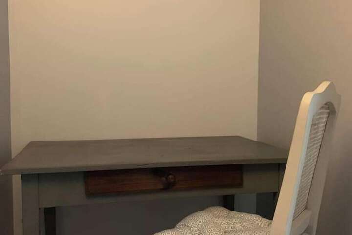 Room 4 of 68