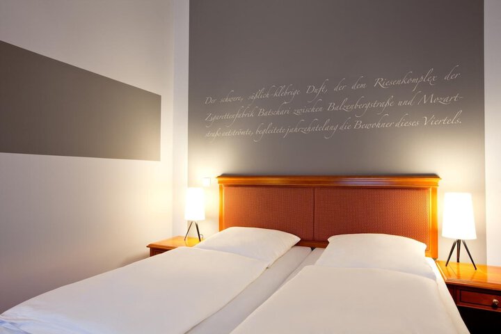 Room 15 of 79