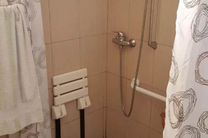 Room 15 of 20