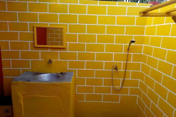 Room 4 of 15