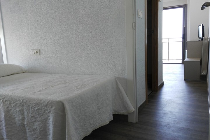 Room 27 of 59