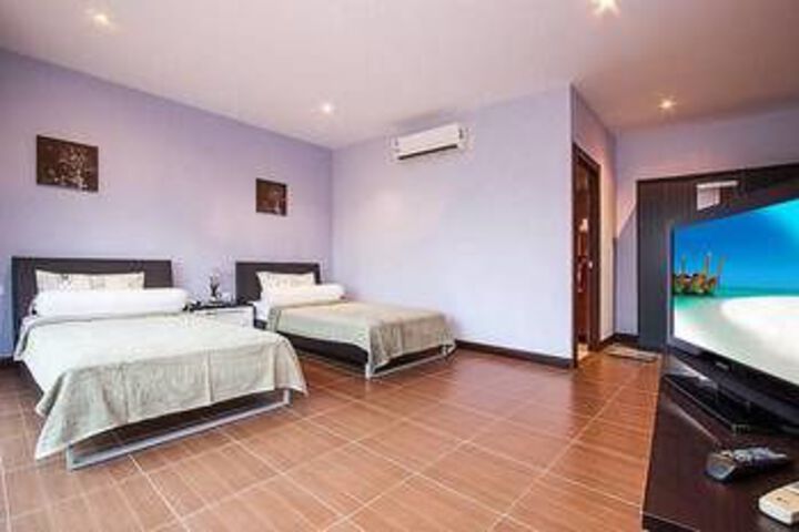 Room 9 of 28