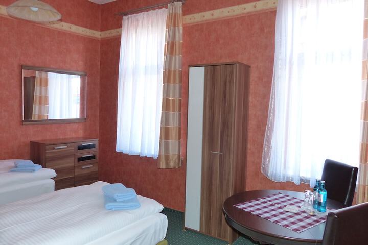 Room 16 of 47