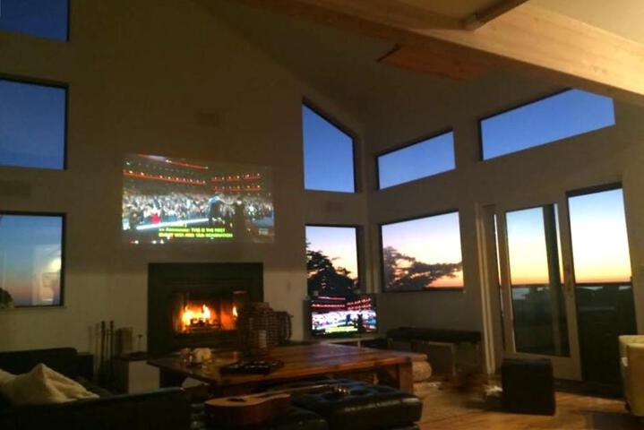 Photo of Northern Lights! Hot Tub!! Game Room!! Expansive and Spacious!!