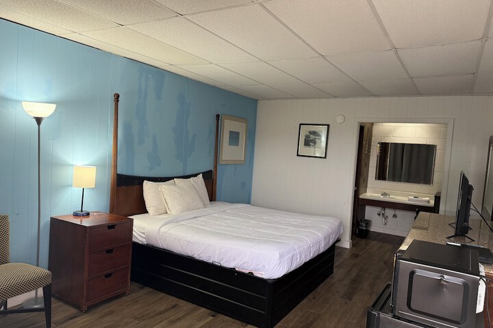 Room 13 of 29