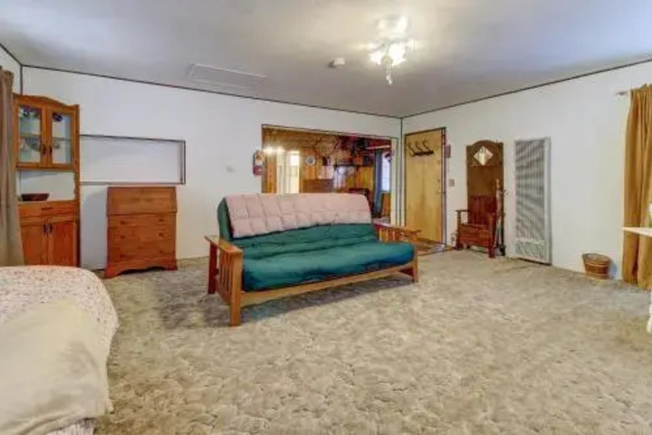Room 4 of 13