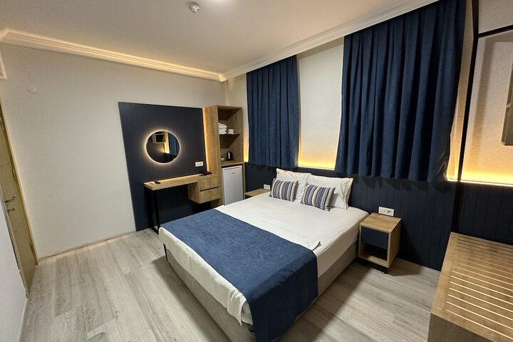 Room 6 of 22