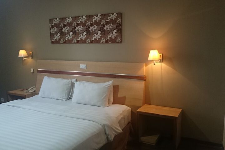 Room 11 of 49