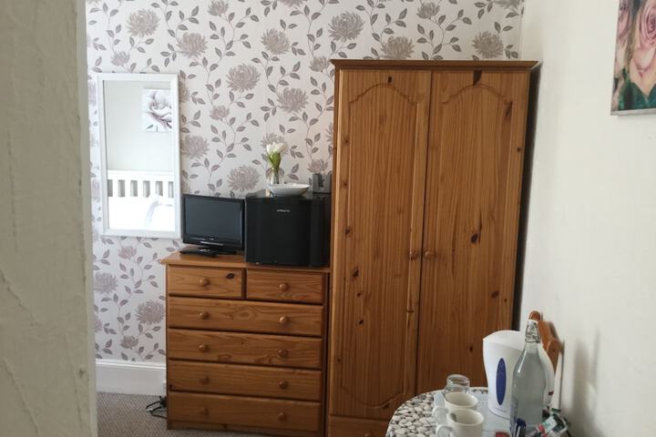 Room 21 of 32