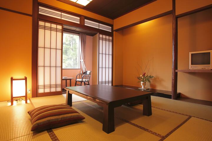Room 8 of 52