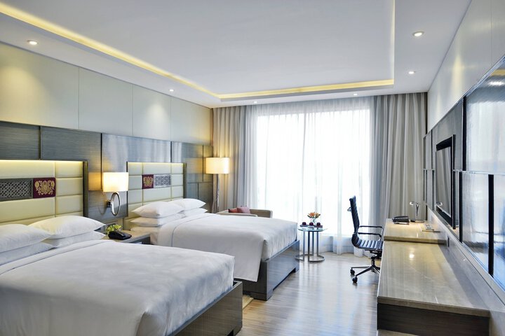 Room 42 of 94