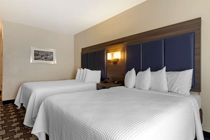2 Queen Beds Microwave, Refrigerator High Speed Internet Accessible Full Breakfast (4 of 7)