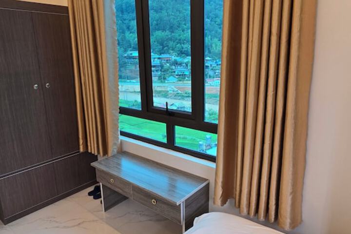 Room 37 of 62