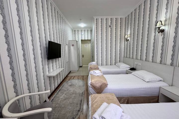 Room 6 of 25