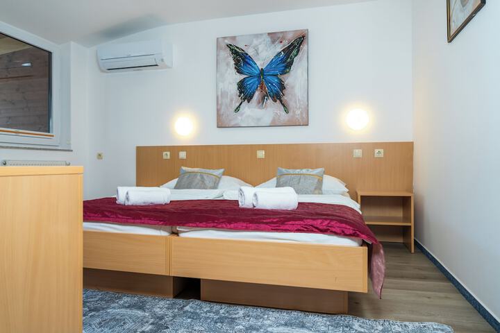 Room 40 of 125