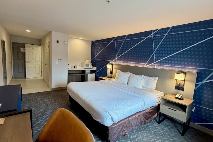 Room 27 of 92