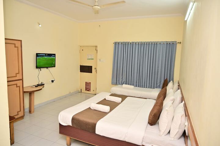 Room 12 of 17