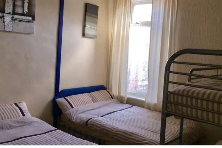 Room 10 of 18