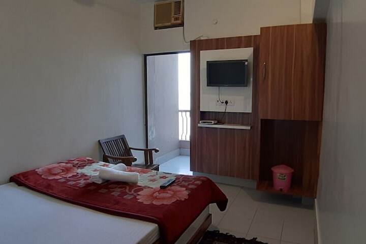 Room 34 of 83