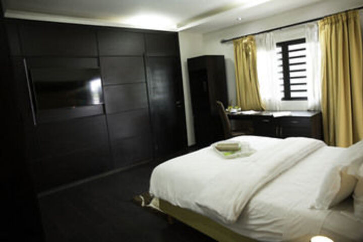 Room 8 of 26
