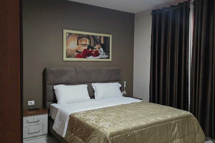 Room 17 of 31