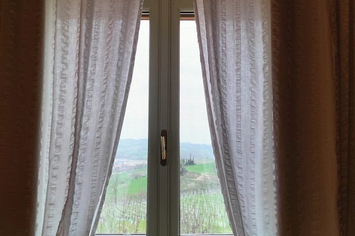 Room 9 of 33