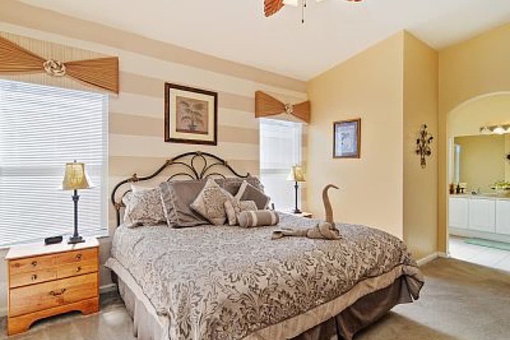 Room 5 of 19
