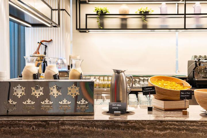 Breakfast area