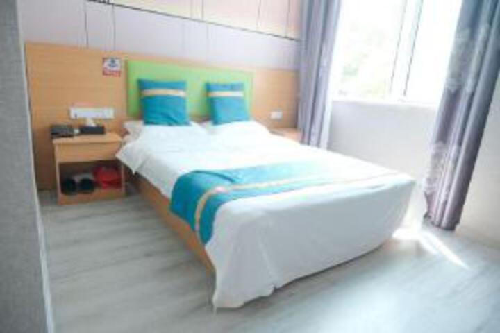 Room 5 of 5