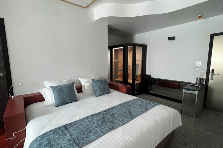 Room 19 of 53