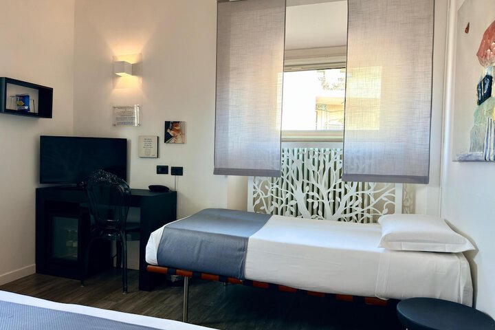 Room 45 of 106