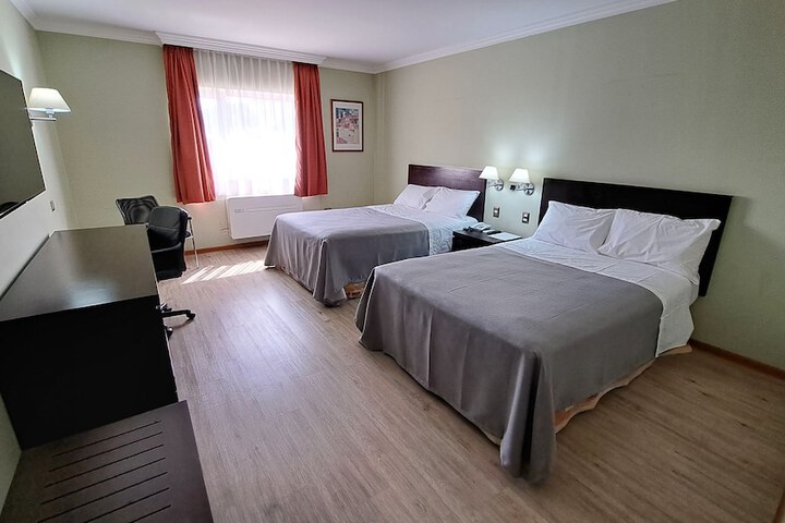 Room 9 of 47