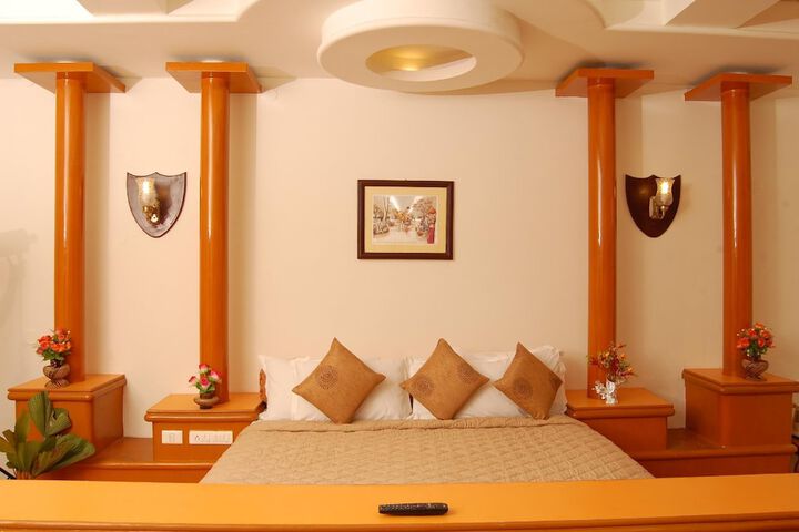 Room 10 of 30