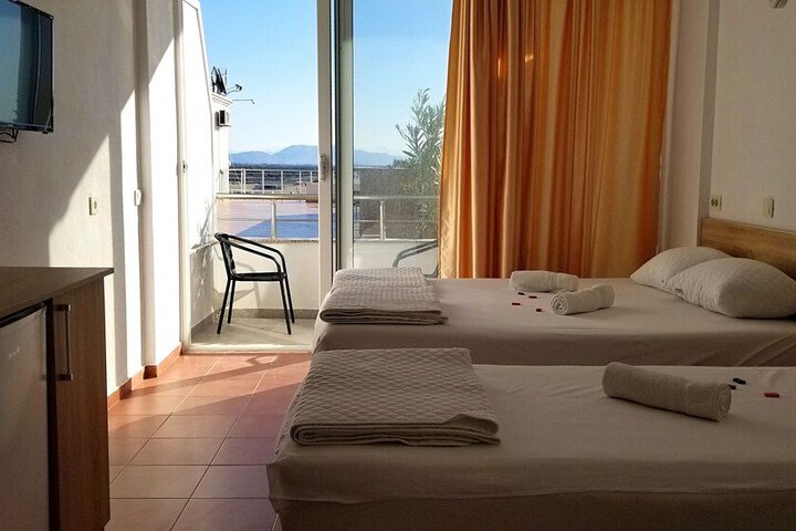 Room 37 of 100