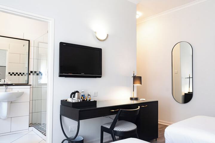 Room 20 of 93
