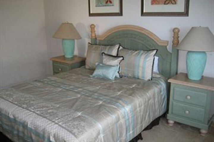 Room 9 of 25
