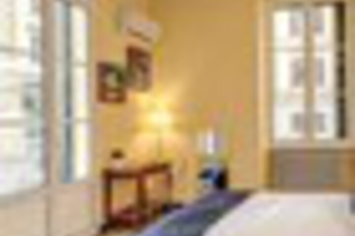 Room 20 of 93