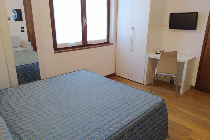 Room 12 of 57
