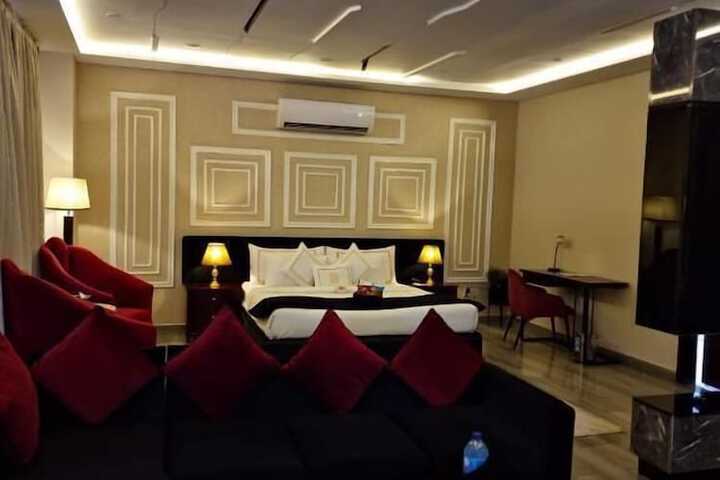 Room 7 of 67