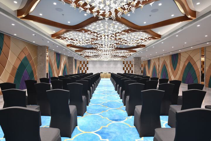 Ballroom/Hall 44 of 61