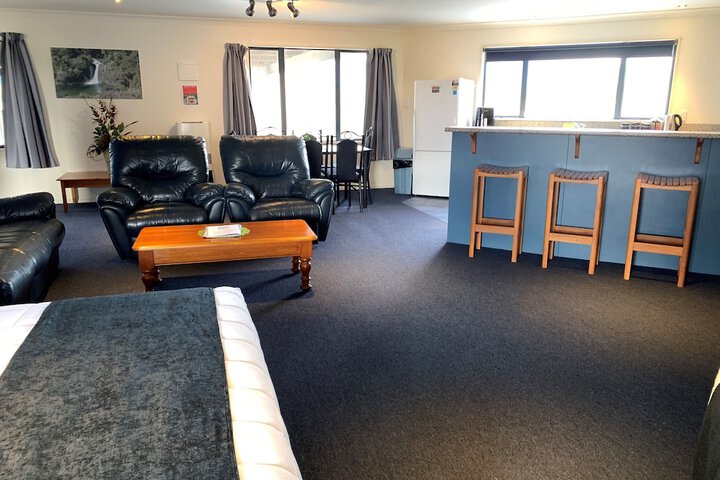 Room 13 of 83
