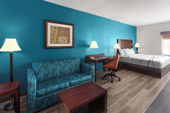Room 6 of 40