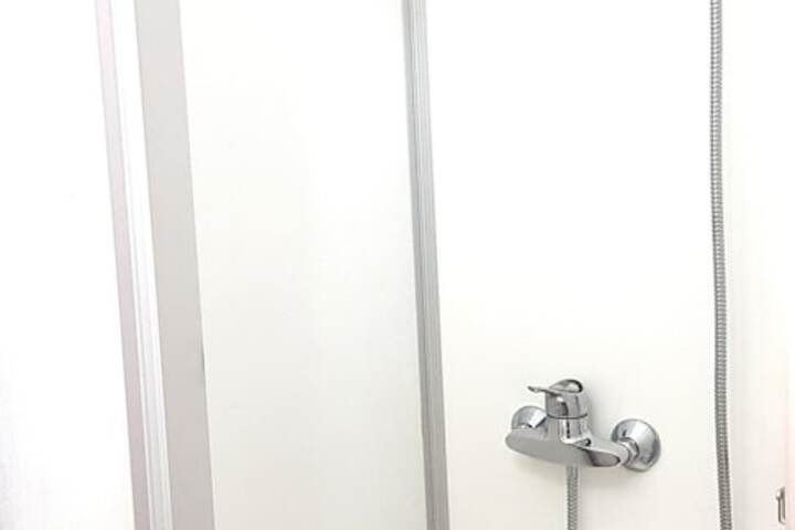 Room 330 of 442