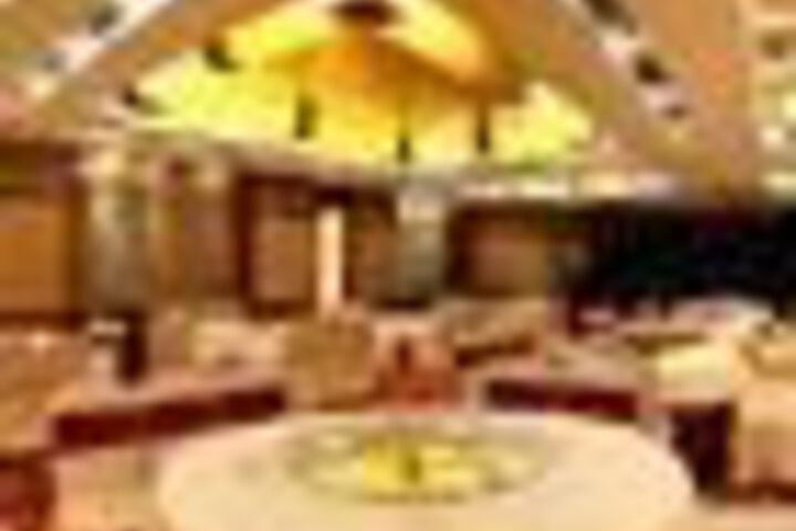 Ballroom/Hall 17 of 27