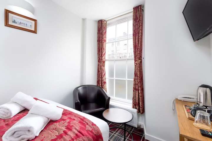 Room 21 of 34